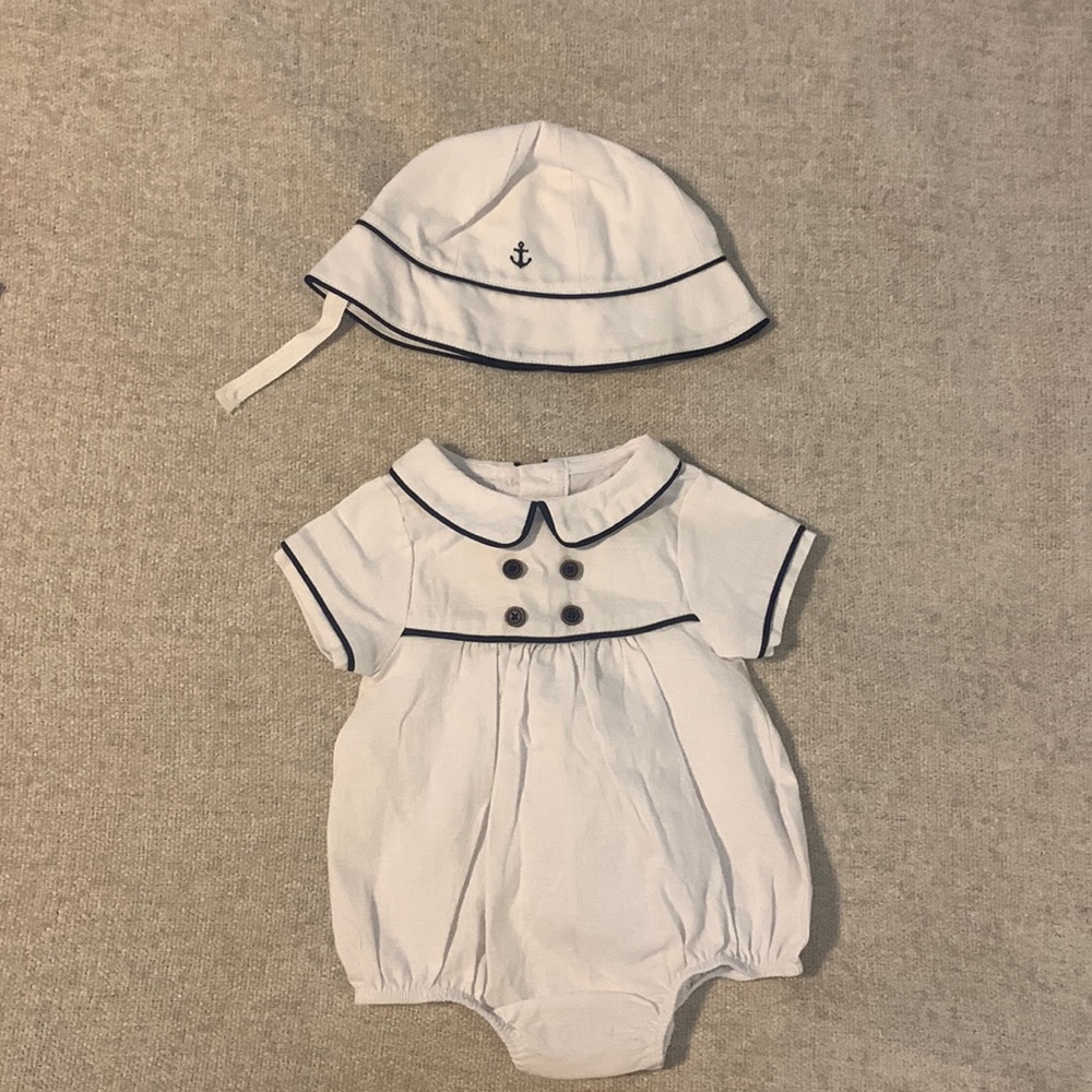 Janie and Jack Nautical linen outfit with hat. 0-3 months